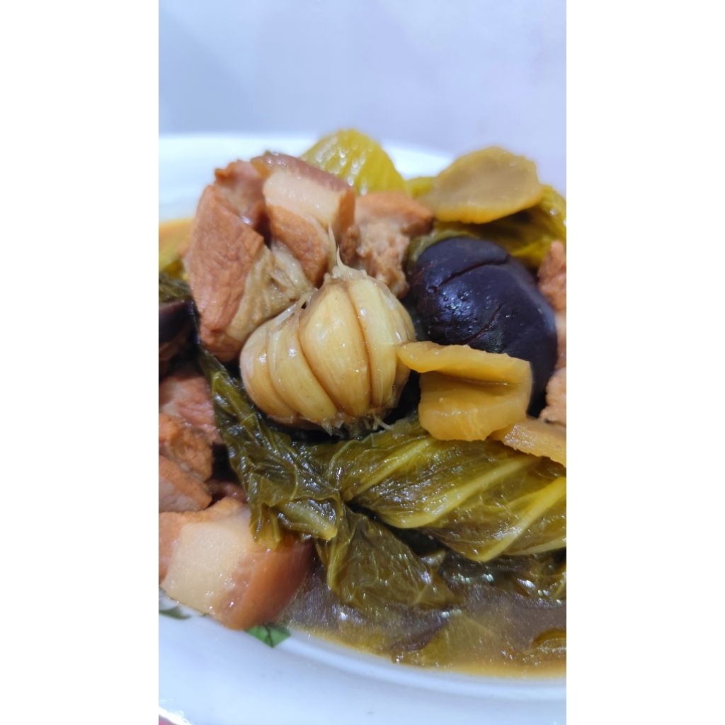 

Daging samcen masak kuah kecap sayur asin / masakan kalimantan