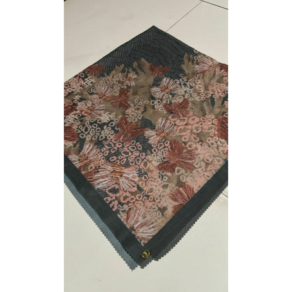 Preloved Buttonscarves Les Amites dan Asoka Pearl