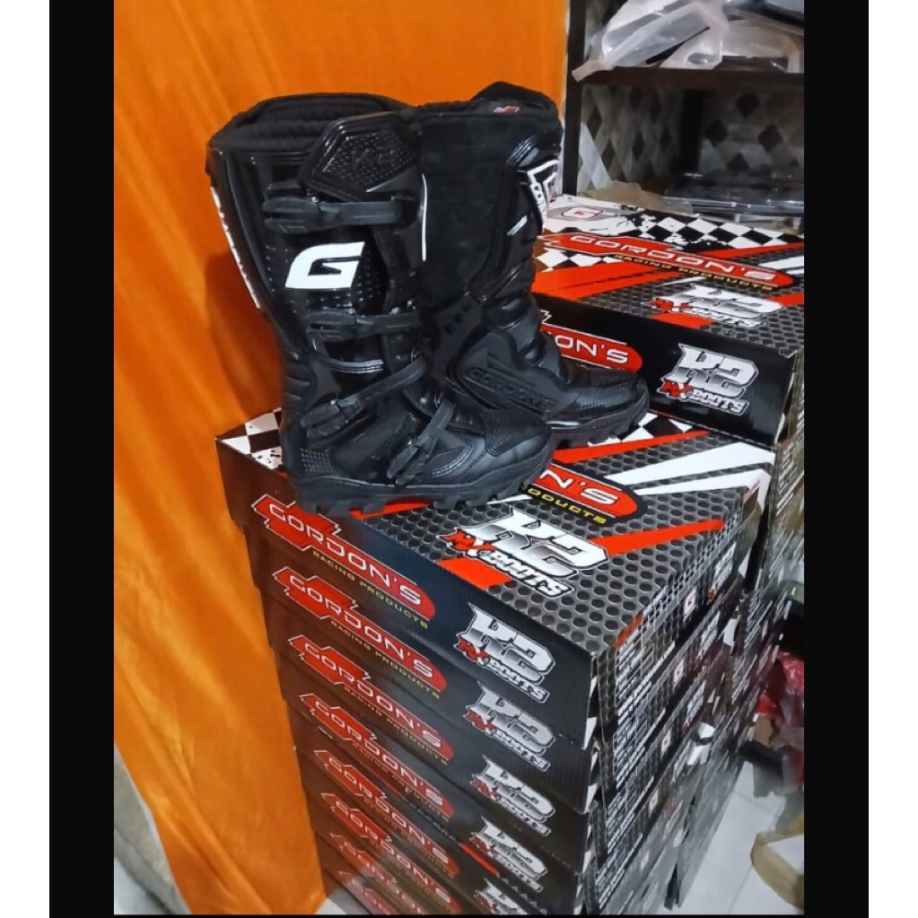 sepatu gordon’s k2