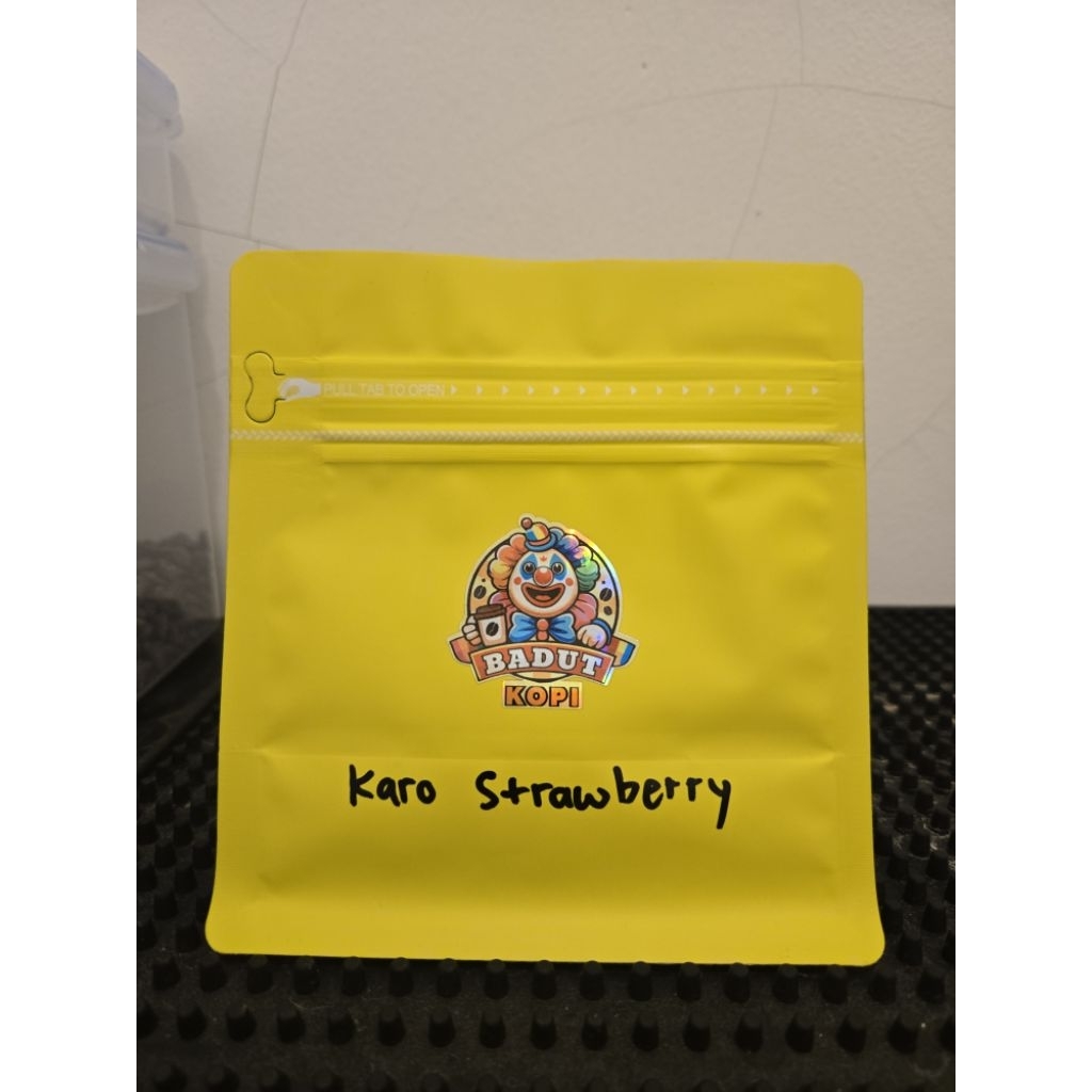 

biji kopi karo strawberry badut kopi