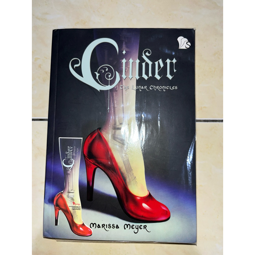 Cinder - Marissa Meyer