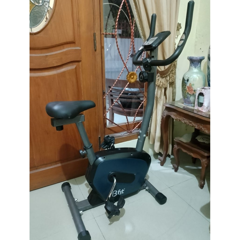 Sepeda statis / sepeda magnetic Bfit 218B second like new