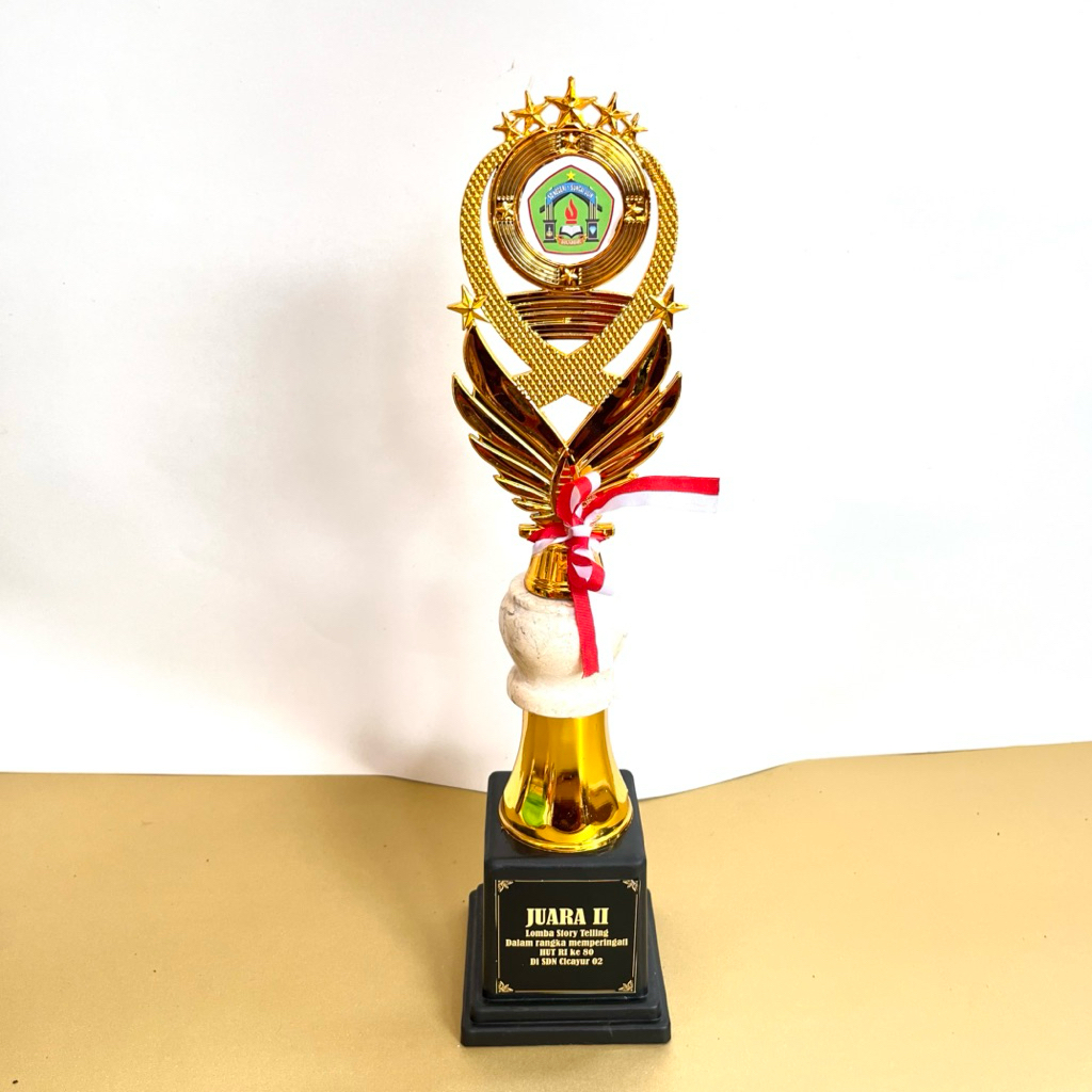 PIALA JUARA KELAS PIALA KEJUARAAN LOMBA