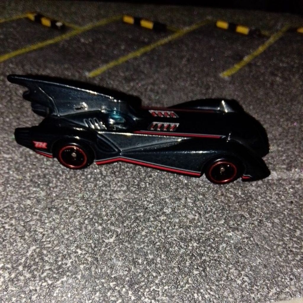 hotwheels Batmobile Super Treasure Hunt THS ( DC COMICS) LOOSE