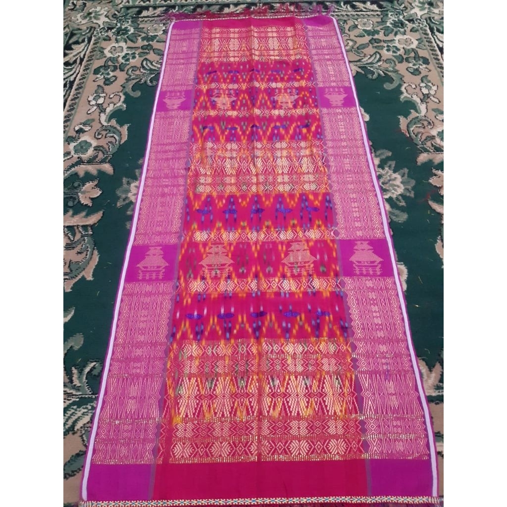 Uis Nipes Karo Pink Sutra Rumah Adat