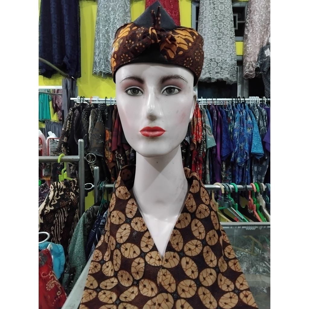 ikat kepala batik