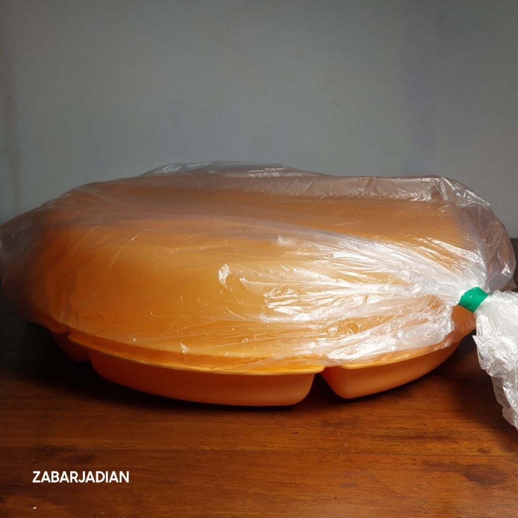 Tupperware Large serving center orange