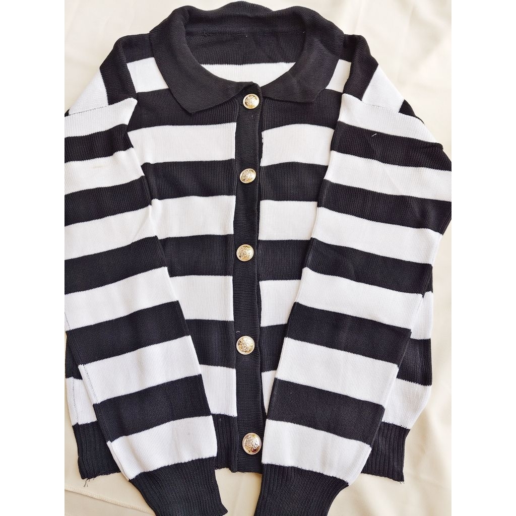 Atasan Rajut Kerah Kancing Jumbo Horse Knitwear Baju Wanita