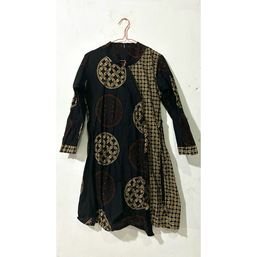 Preloved Atasan Blouse Kemeja Batik Kerja Wanita Lengan Panjang Seragam Kantor