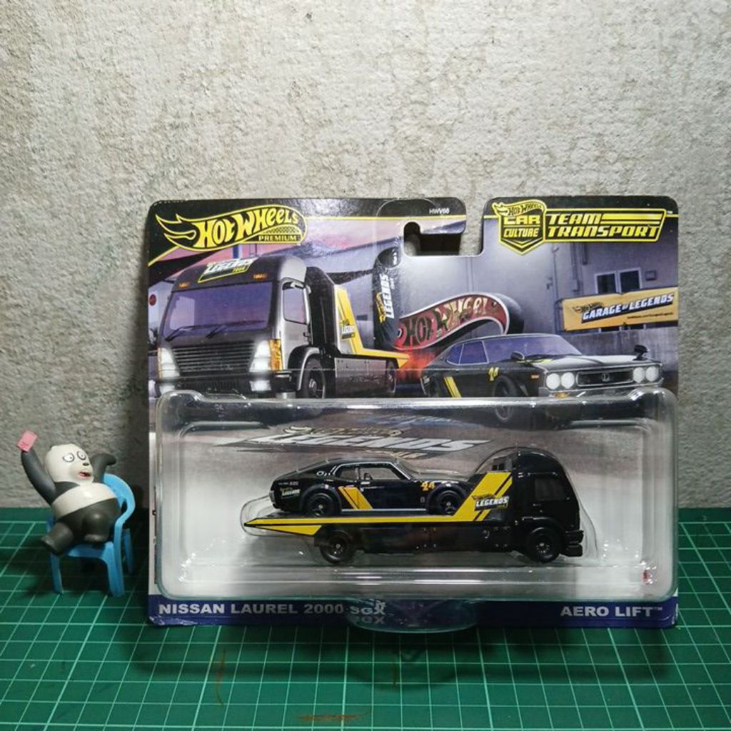 Hot wheels team transport Nissan laurel - Aero lift