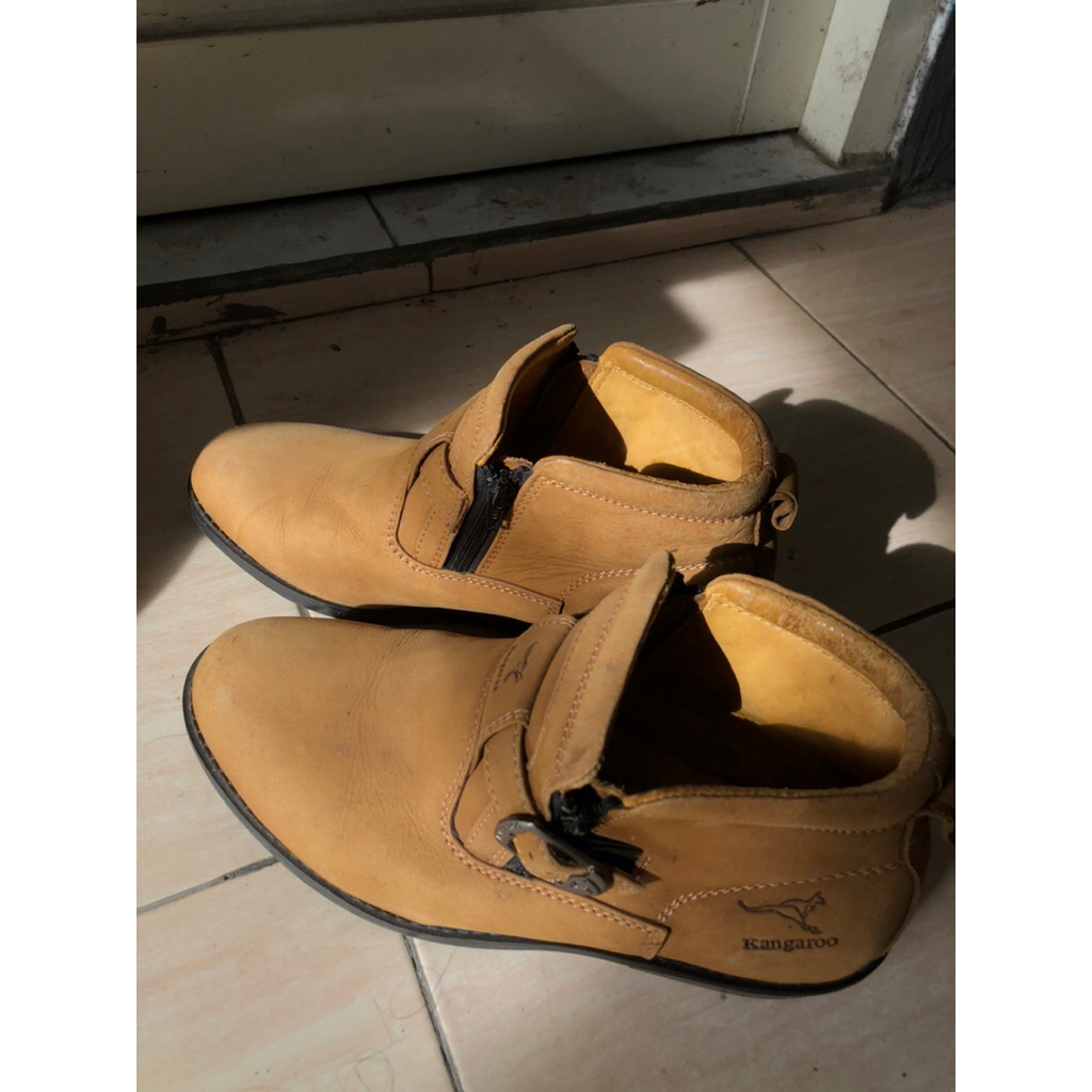 sepatu kulit ori merk KANGAROO