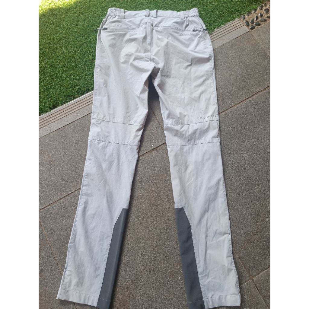 Celana Outdoor M Limited warna Broken White