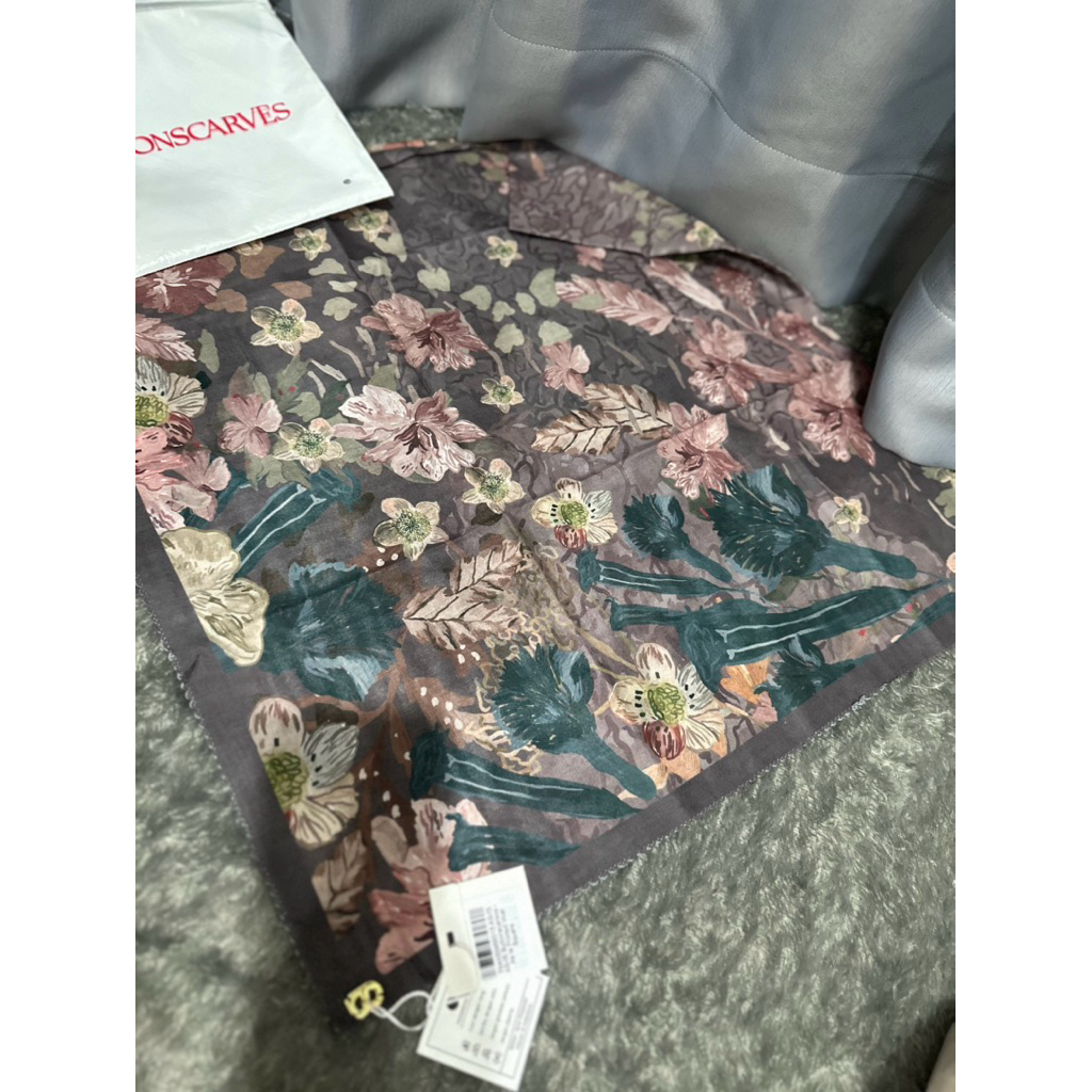 New as is Buttonscarves Daisy Series Voal Reguler no box