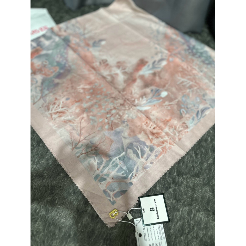 New as is Buttonscarves Savana Series Voal Reguler no box