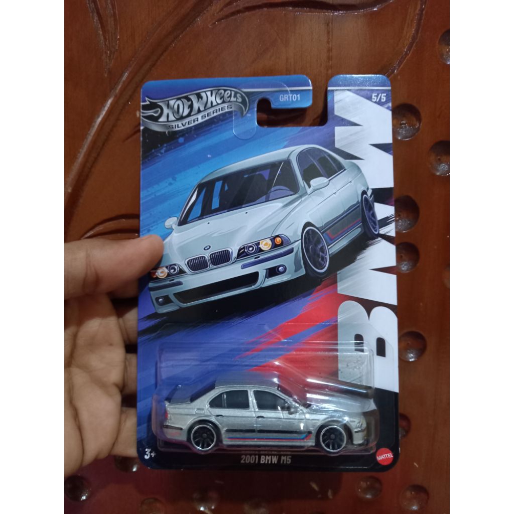 Hot Wheels BMW Series 2001 BMW M5