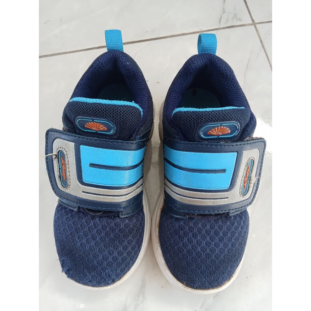 sepatu anak  brand Kasogi preloved