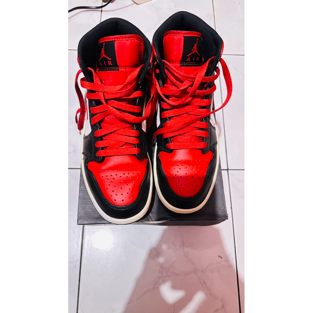 Sepatu Nike Air Jordan 1 MID