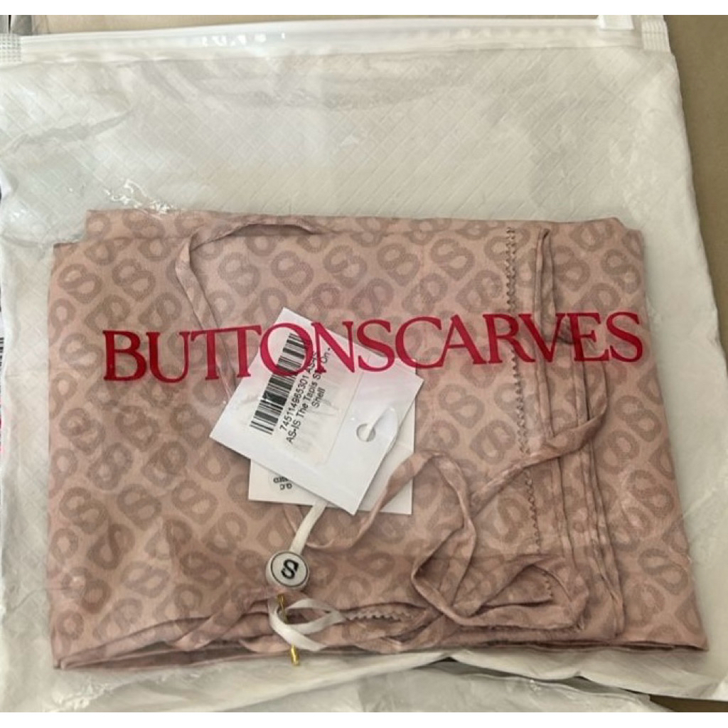 Tapis Slip On Buttonscarves warna Shell (rare)