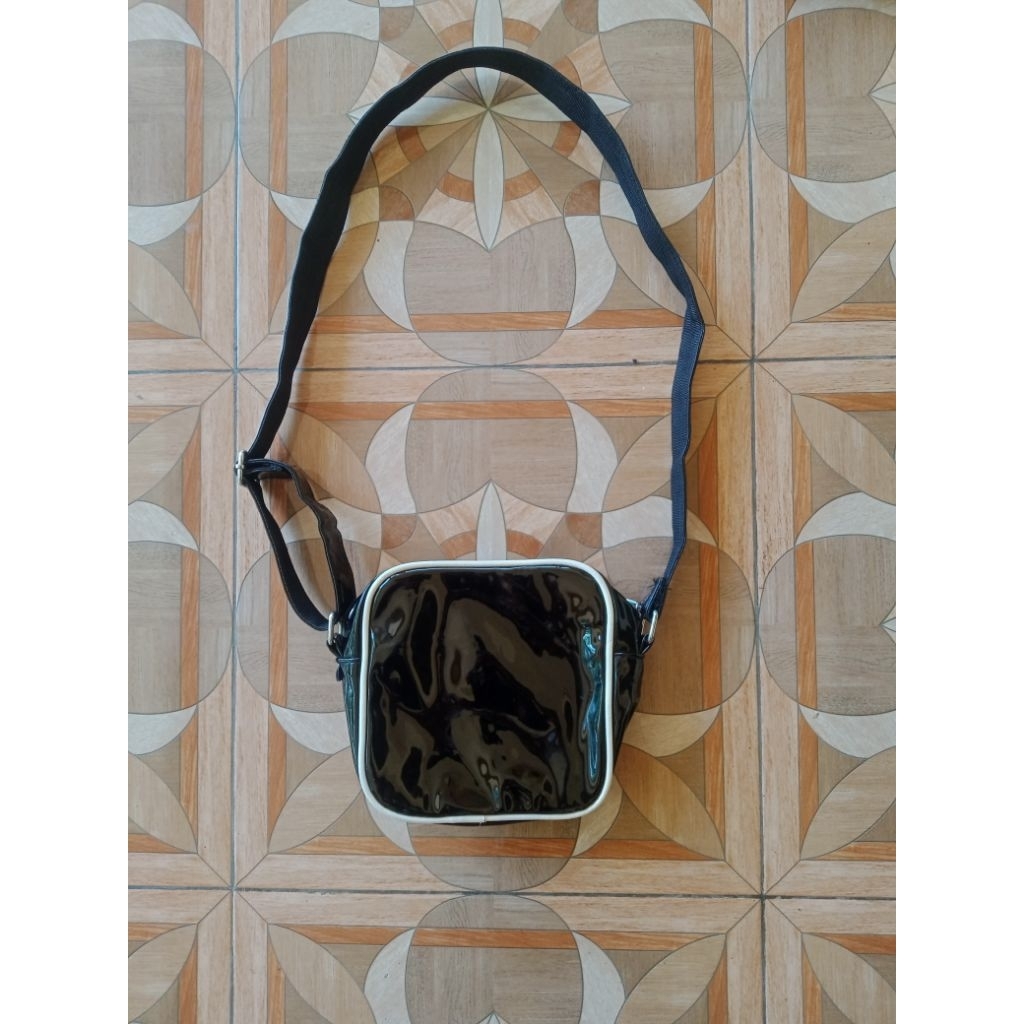 tas selempang hitam kirsh waterproof