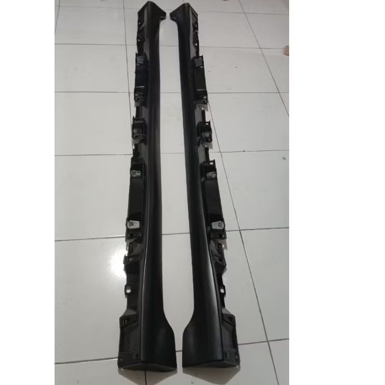 bodykit samping agya TRD baru original