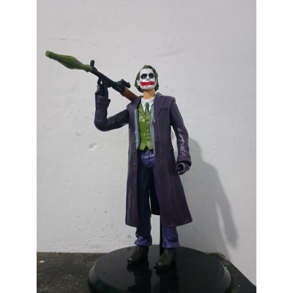 Mainan Action Figure The Joker Dc New
