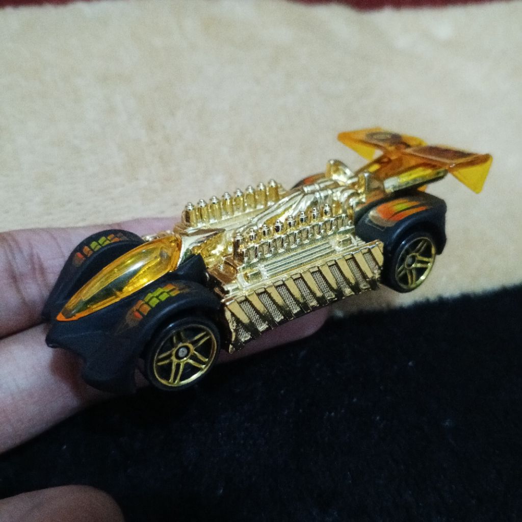 Pesanan HW Krazy8s bluecard loose