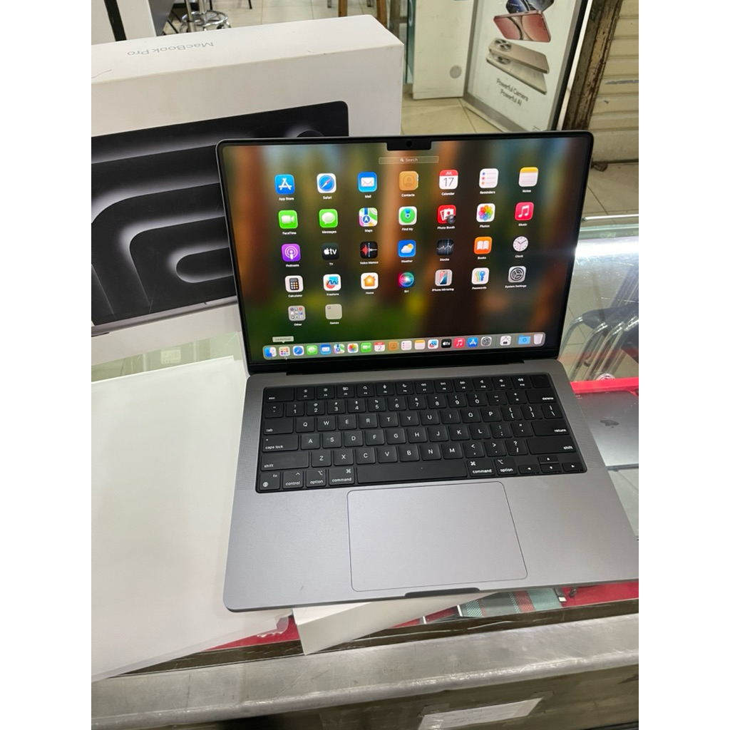 Macbook pro M3 2023 14-inch ram 8gb/512gb fulset original bekas murah
