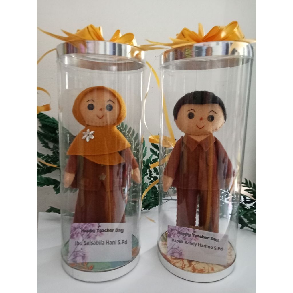 Boneka Flanel Profesi Guru kemasan Mika Tabung