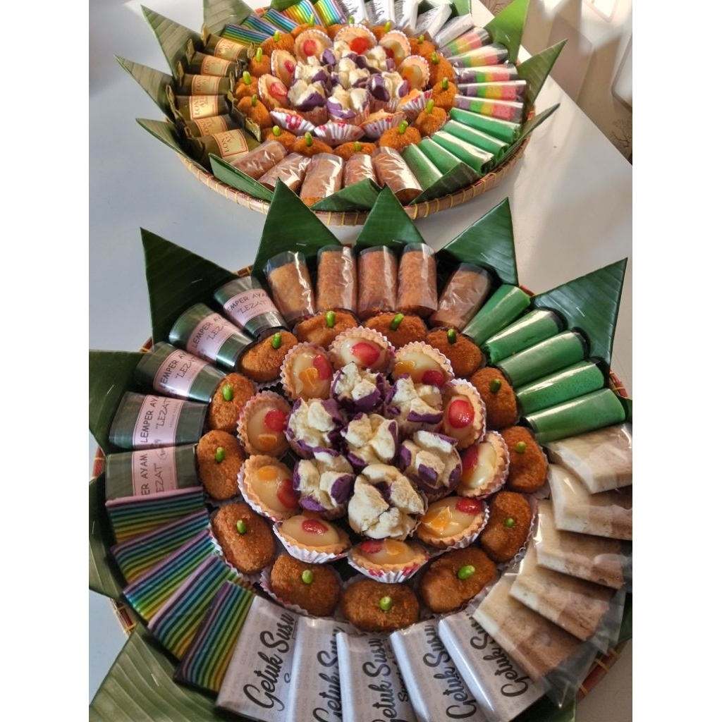 Hantaran kue basah tampah kue basah paket kue tradisional hantaran jajanan pasar enak