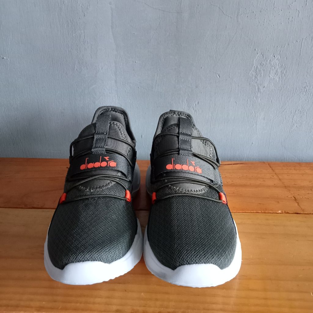 Sepatu Diadora Original - Size 35