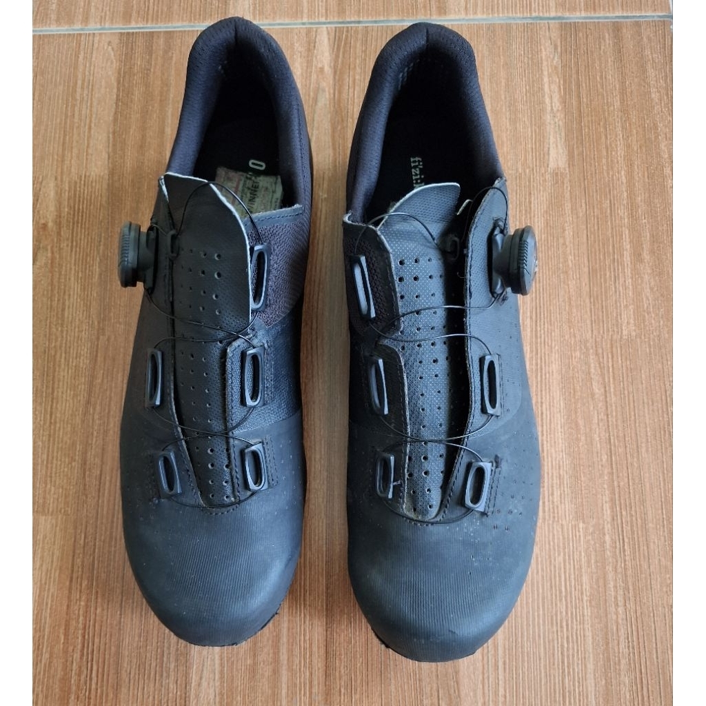 sepatu fizik tempo r4 second