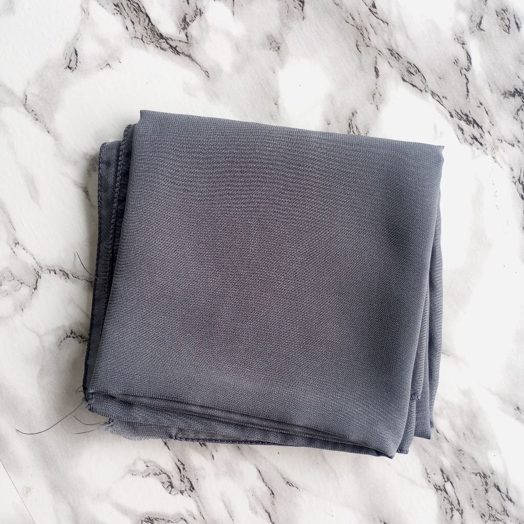 Preloved hijab segi empat