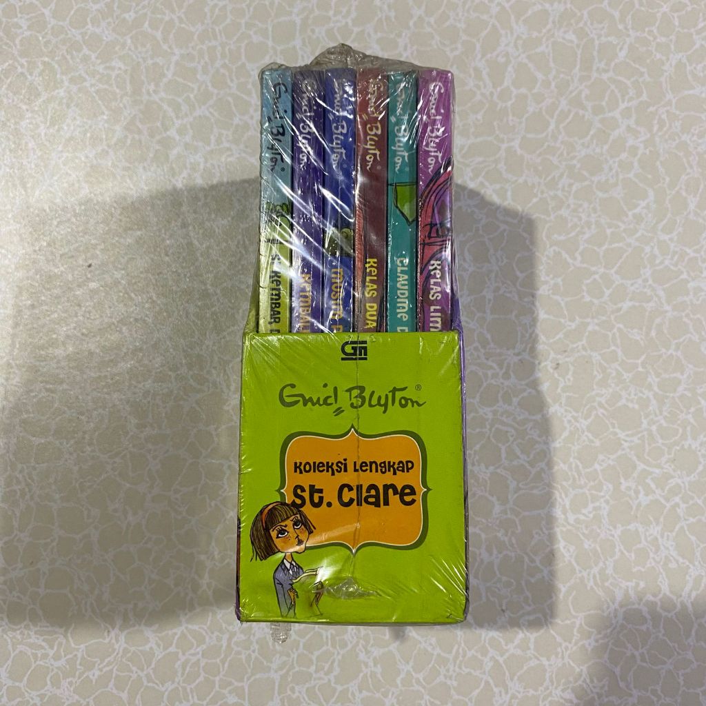 St. Clare Koleksi Lengkap 1 Box Enid Blyton