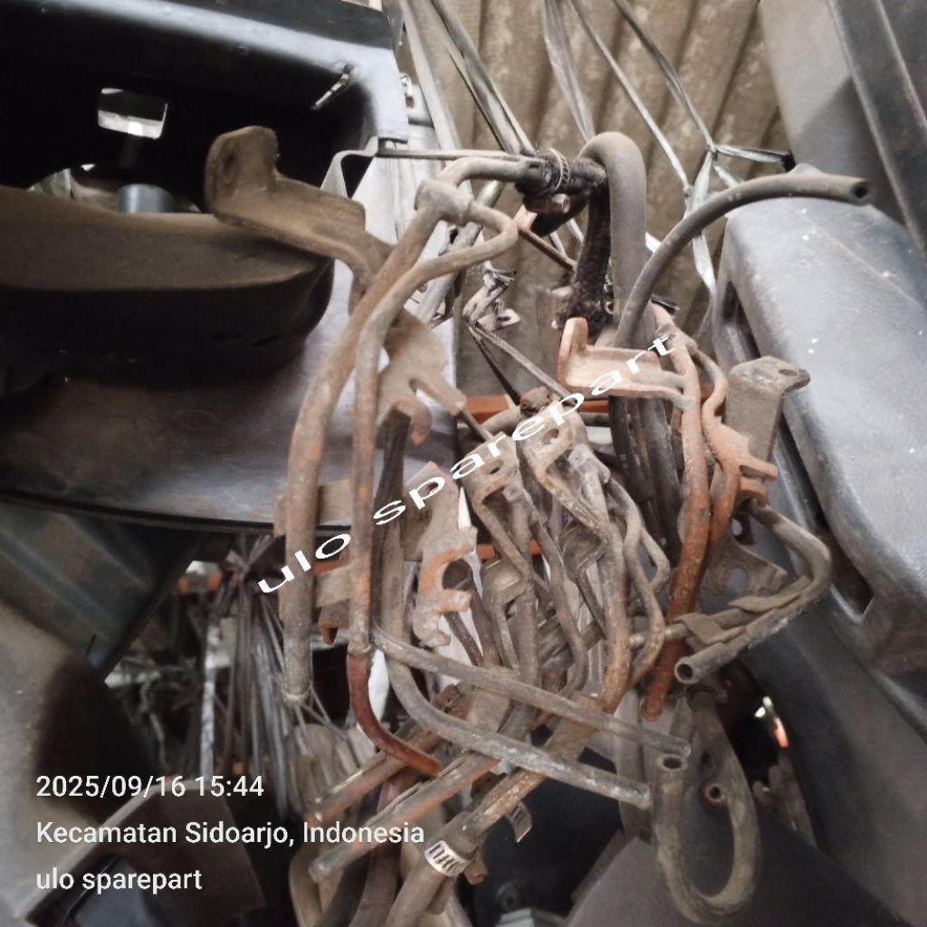 besi pengait gas depan karburator suzuki esteem,amenity 1,3