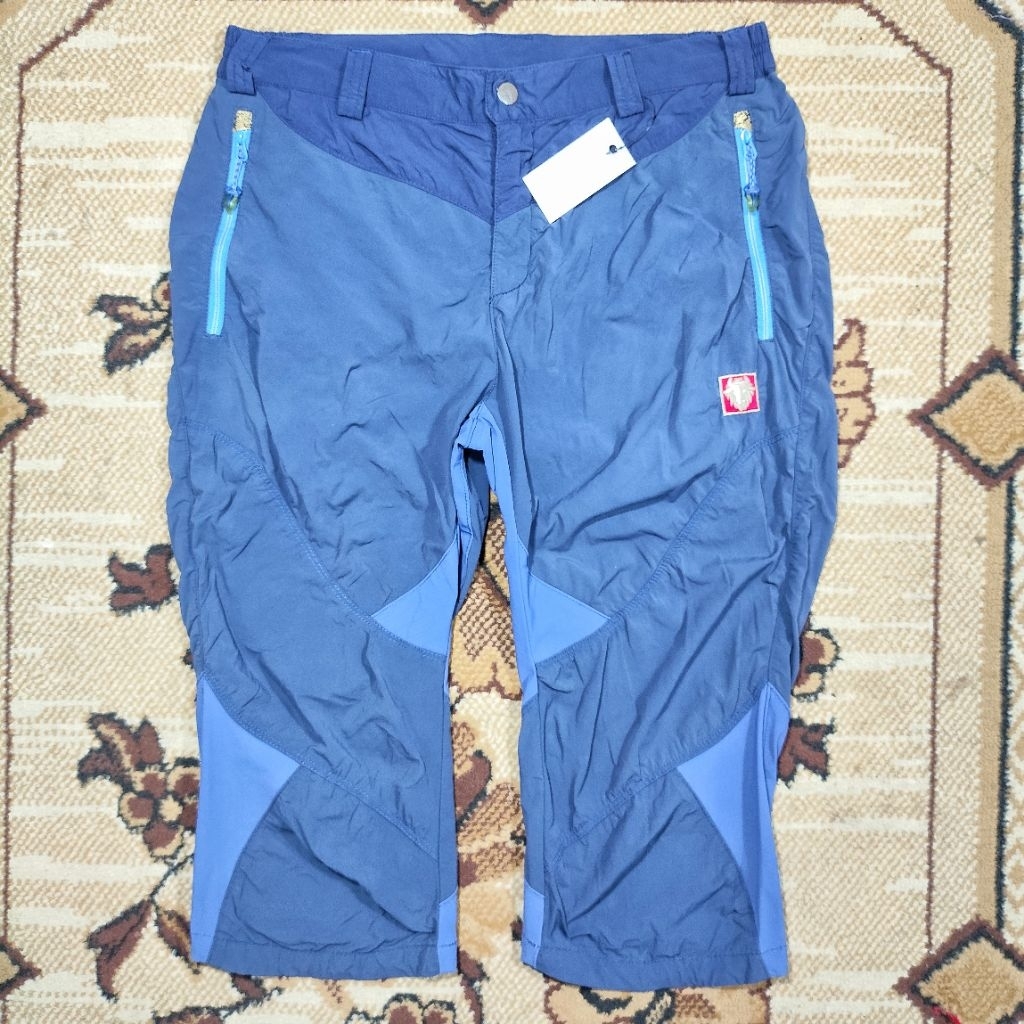 CELANA PENDEK OUTDOOR BLACKYAK