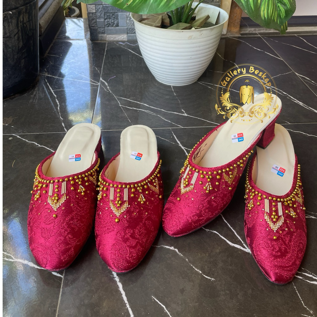 Sendal selop manten/ wedding shoes/ slop pengantin warna maroon