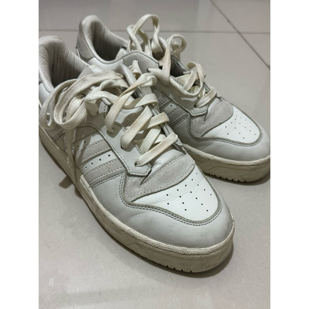 Sepatu Adidas Wanita preloved uk 40