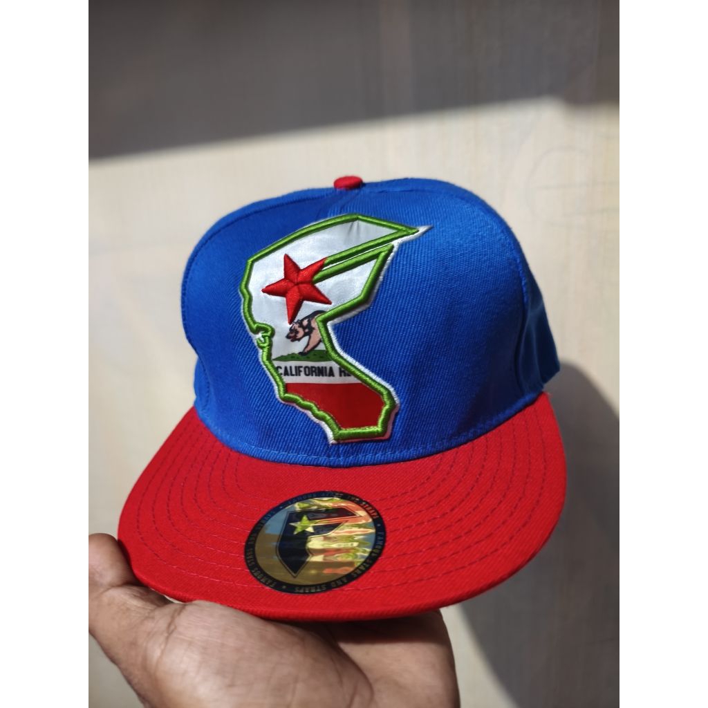 Topi Famous Official Fitted BIG LOGO Ukuran 7 1/8