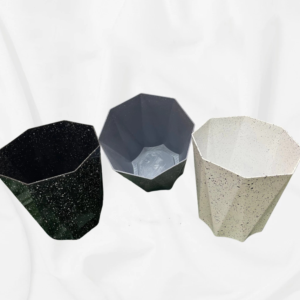 Estetika Minimalis/Pot Bunga Plastik Estetika/Pot Bunga Prismatik Bertekstur Minimalis