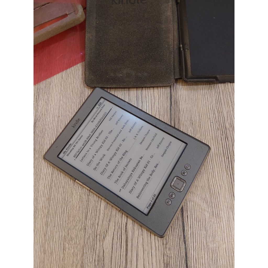 KINDLE 4TH GEN E-ink e-reader