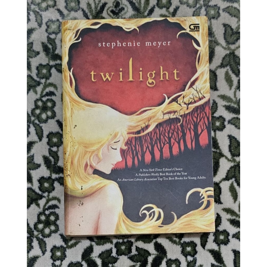 Twilight oleh Stephenie Meyer