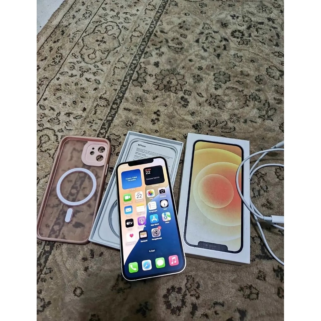 ipon 11 ibox (like new)