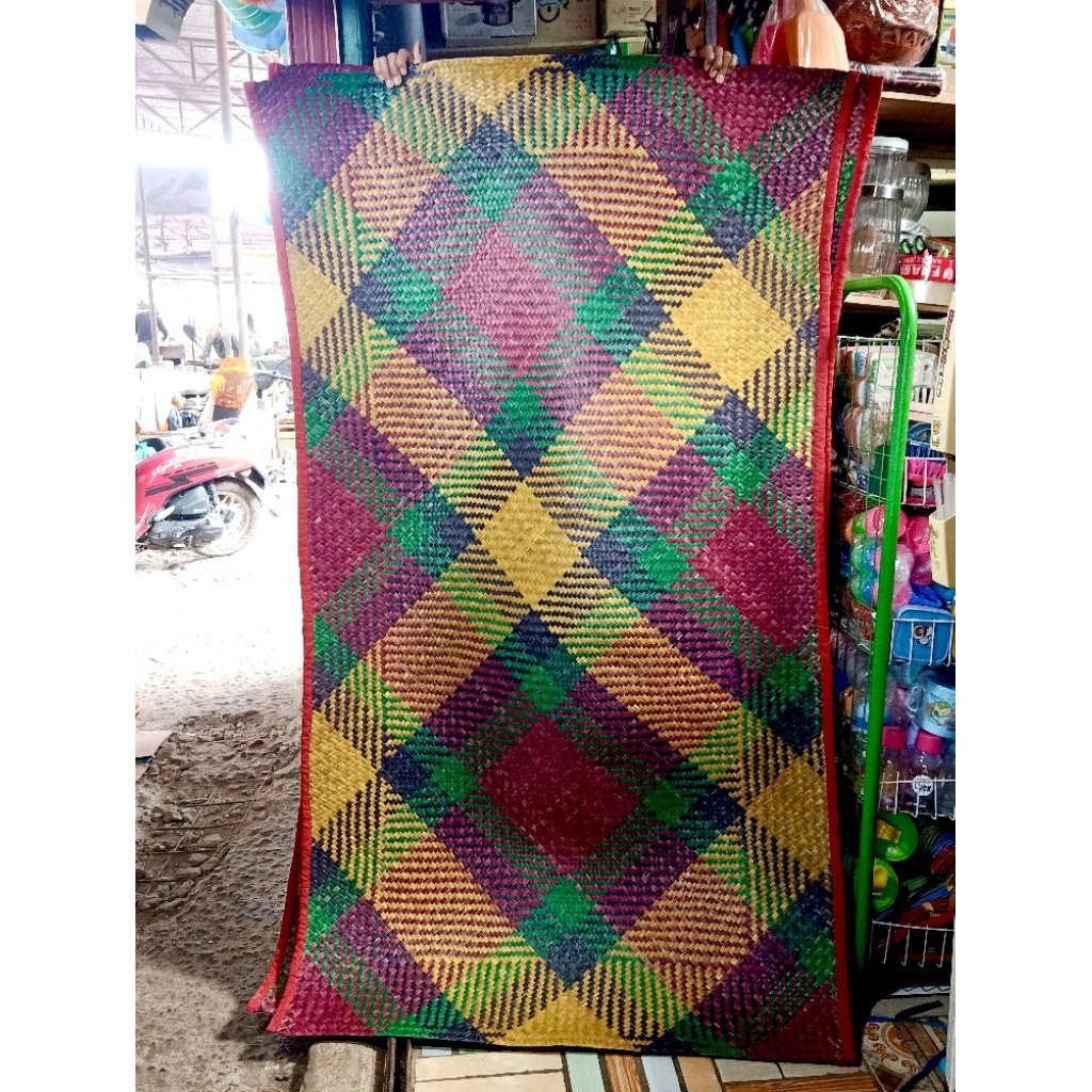 Tikar Anyaman Purun Jumbo, List Samping Dijahit Dengan Kain Merah | Tikar Anyaman Purun Tradisional 