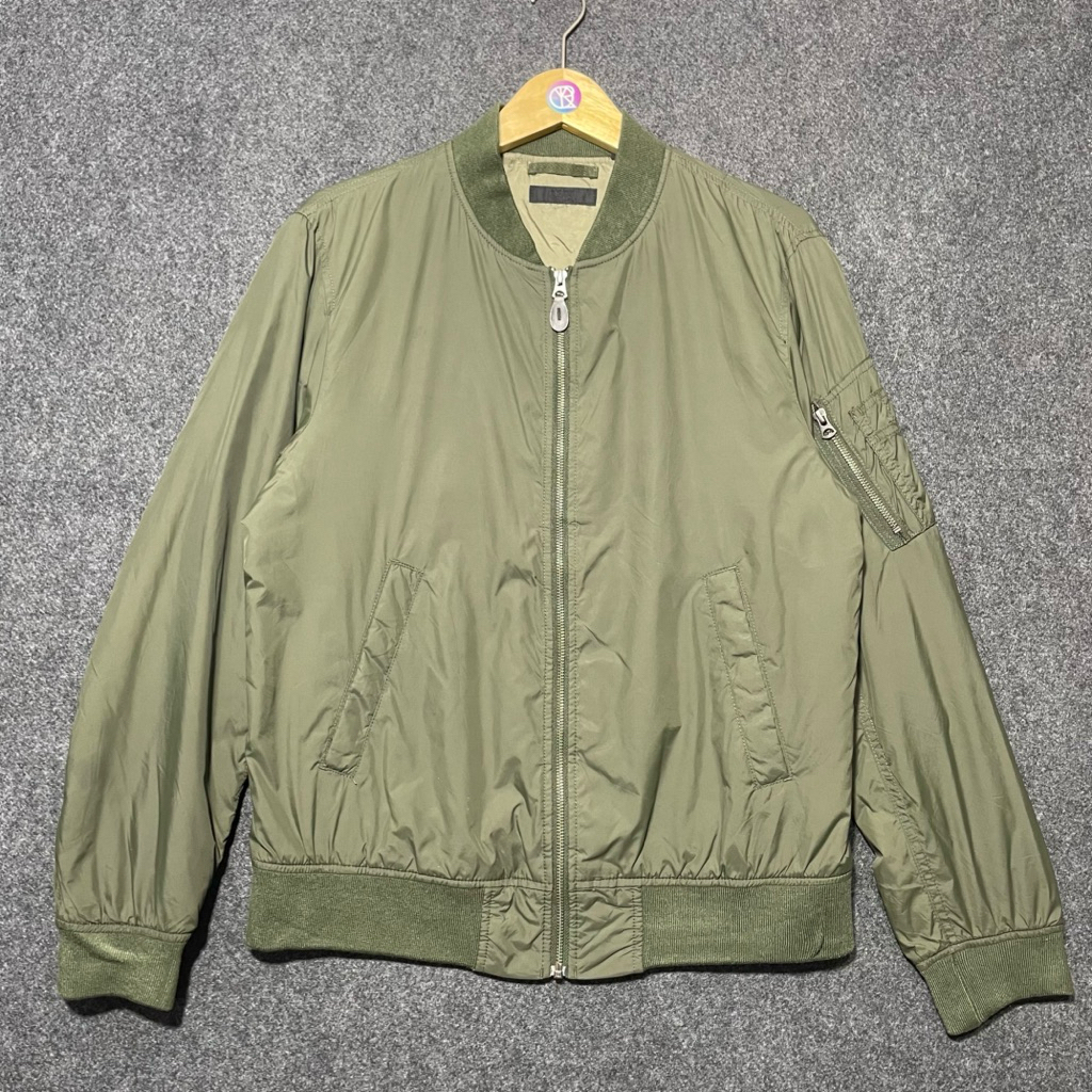 jaket varsity uniqlo army