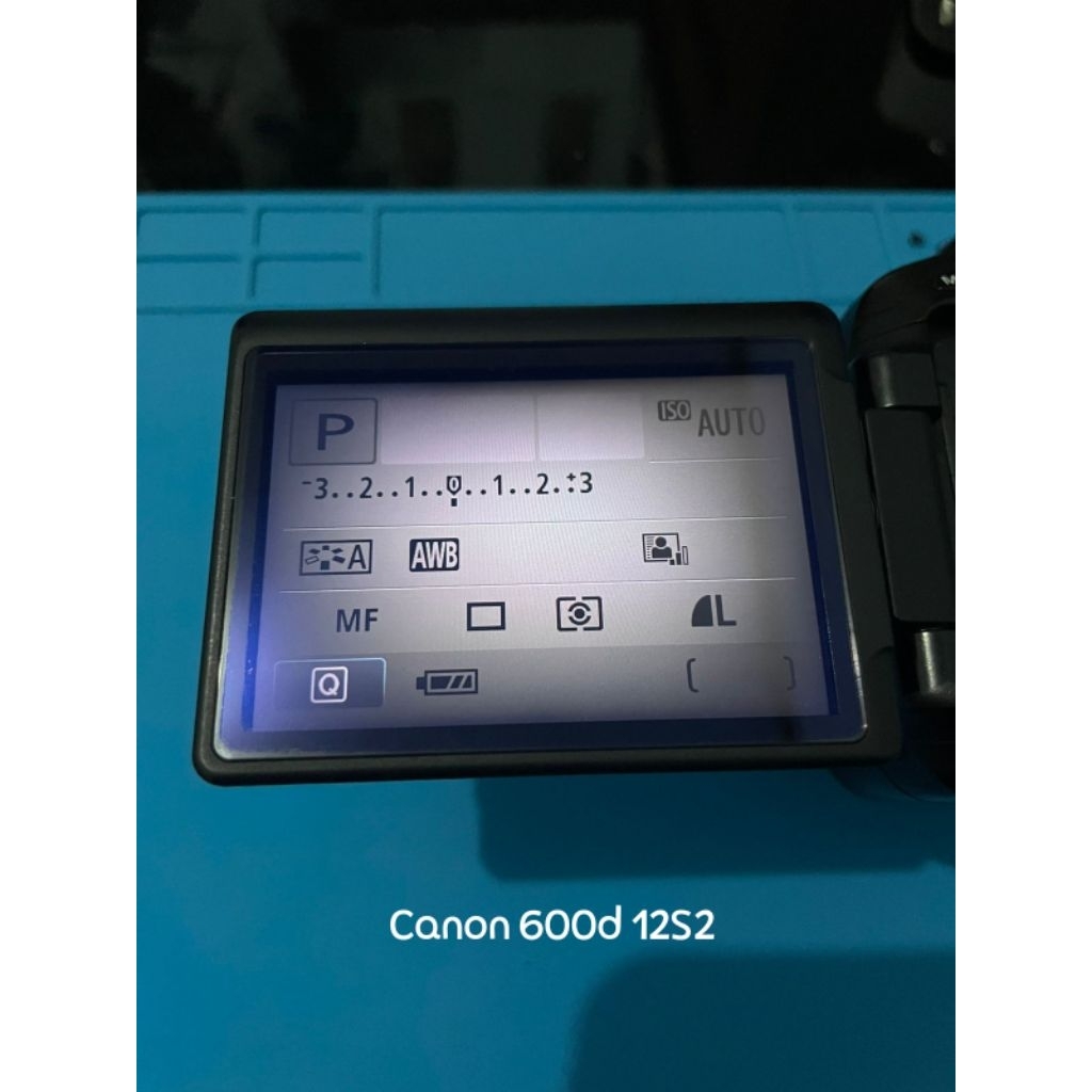 Layar LCD Canon EOS 600d (bekas & minus) 2