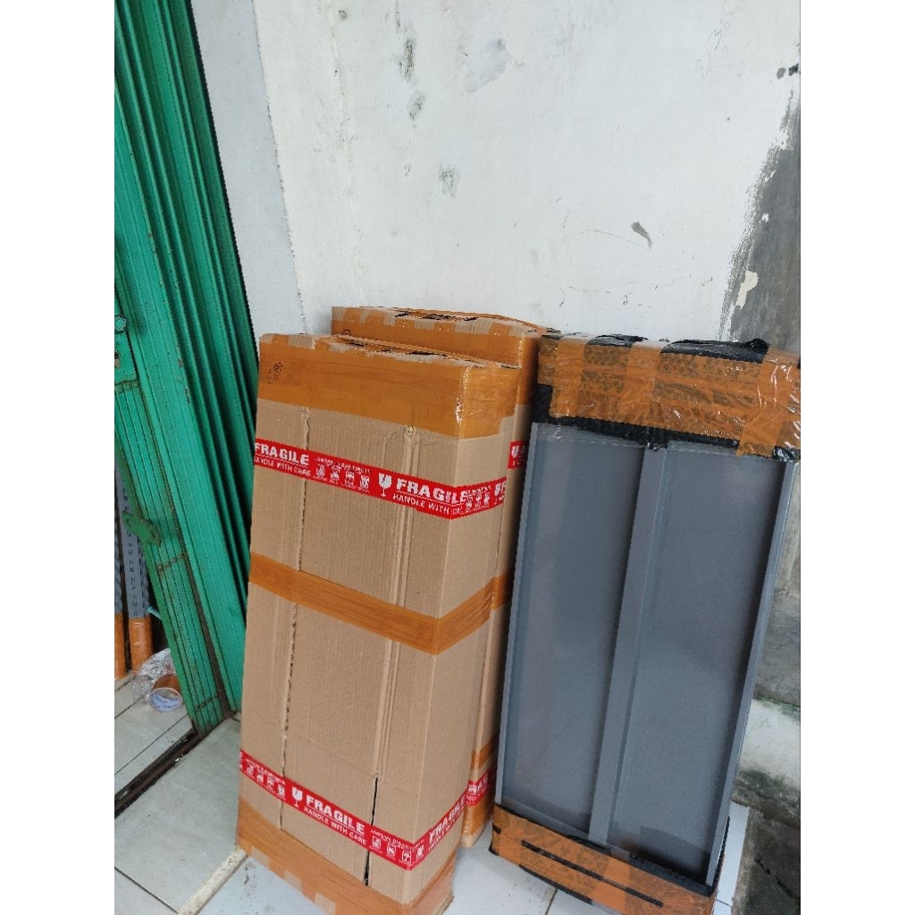 Plat ambalan rak besi