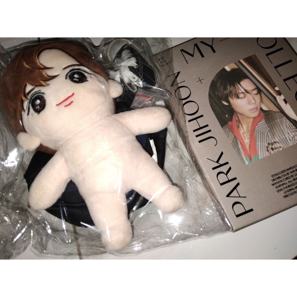 Doll Park Jihoon 1set (baju, celana, topi, sepatu) Wanna One Free Album Only My Collection + Freebie