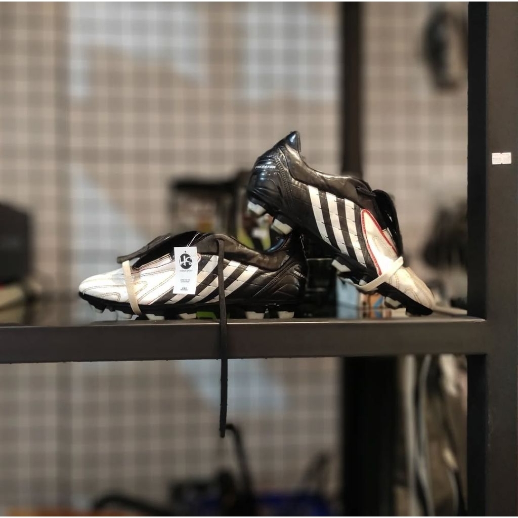 Adidas Predator Powerswerve