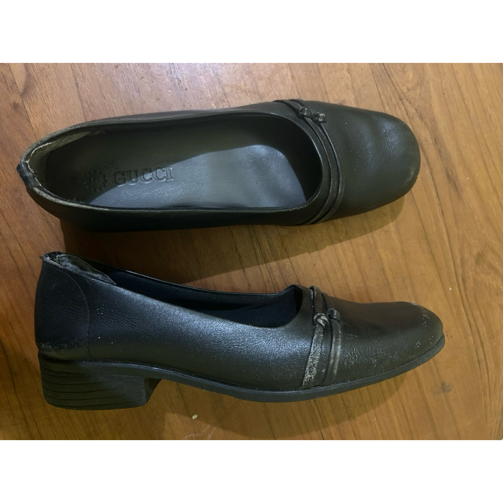 Preloved Sepatu Fantofel Wanita Hitam Polos Merk Gucci Ala Ala