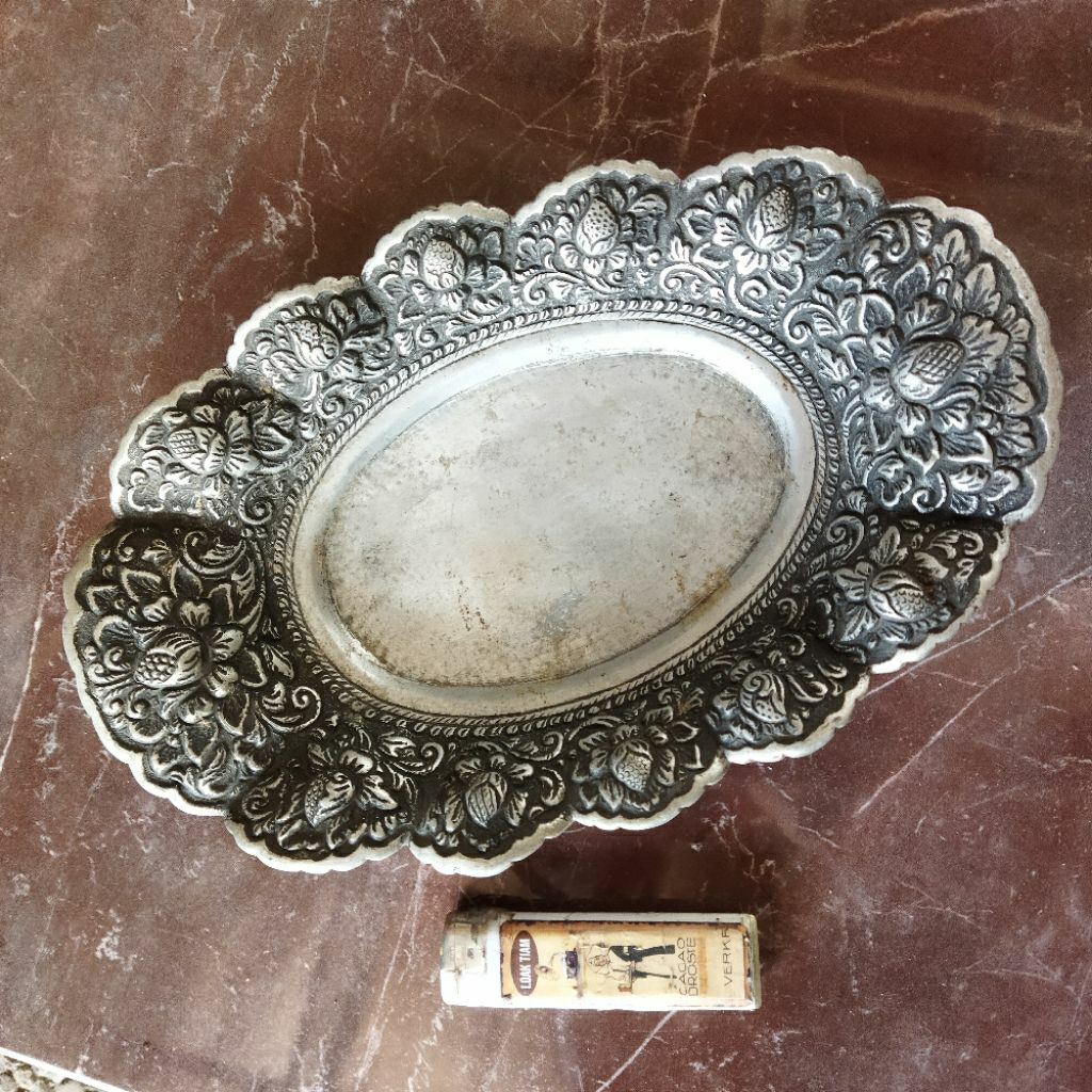 Pajangan Vintage Nampan Aluminium Tebal Ukir Halus